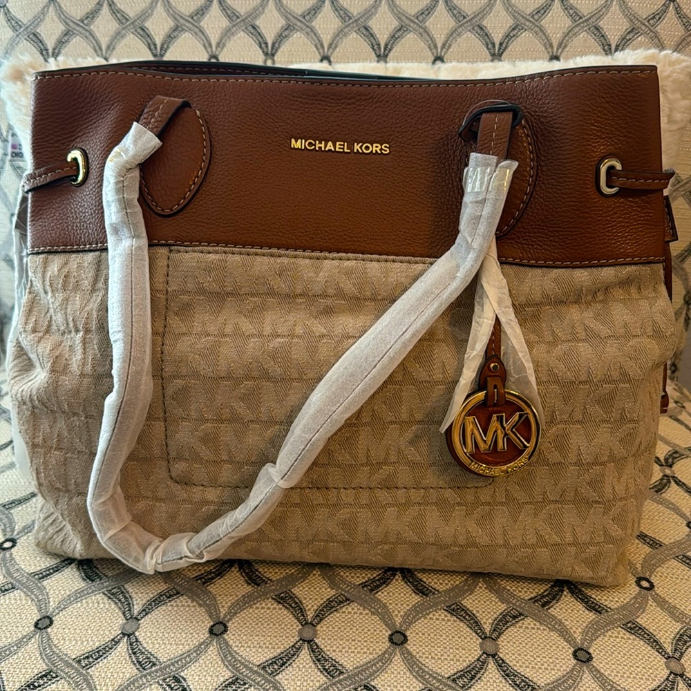 New Michael Kors Marina Lg tote